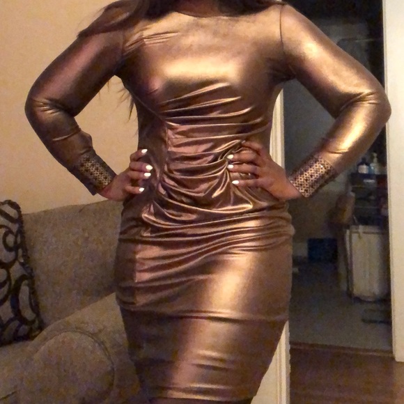 Calvin Klein Dresses & Skirts - Calvin Klein Long Sleeve Metallic Cocktail Dress